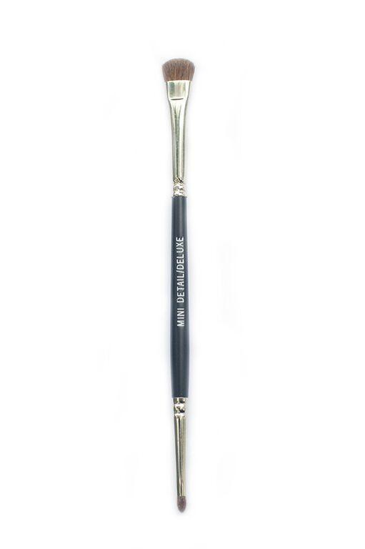 Wild Nature Dual Shadow/Mini Detail Brush